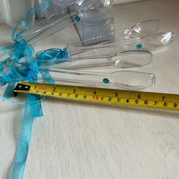 Group of candy bar scoops and tongs - Picture 9 of 11